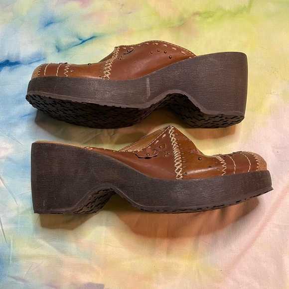 SOLD Y2K Patchwork Mudd Clogs - Picture 3 of 3